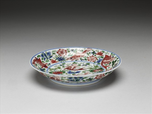 五彩蓮塘魚藻紋盤