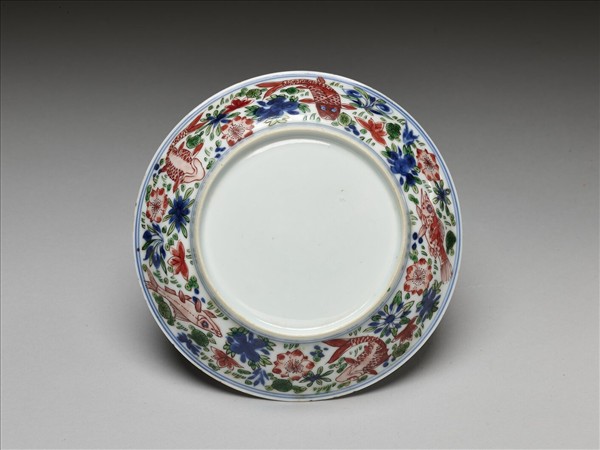 五彩蓮塘魚藻紋盤