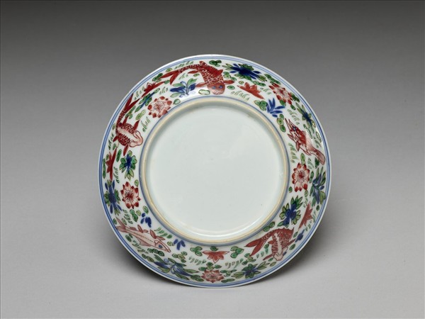 五彩蓮塘魚藻紋盤