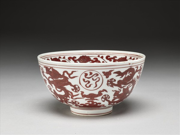 白釉紅彩五龍紋碗
