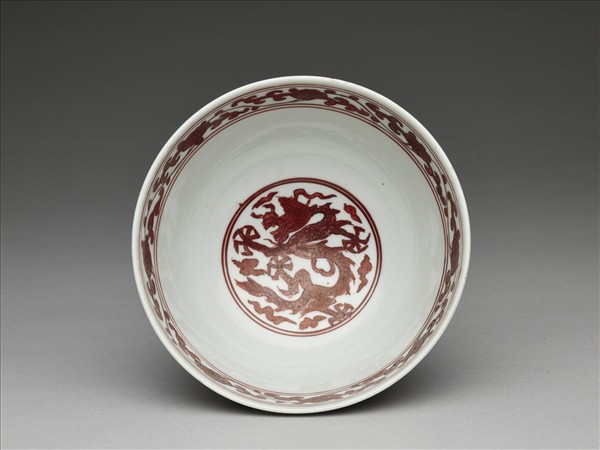白釉紅彩五龍紋碗
