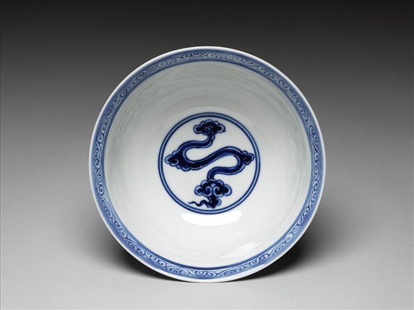 青花雲龍紋碗