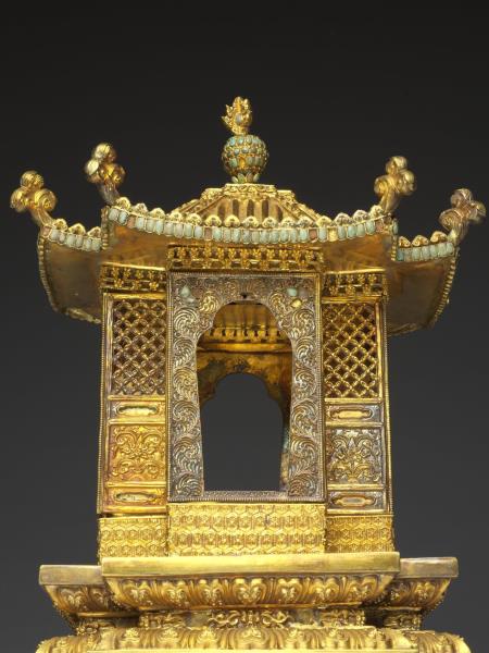 鍍金漢式亭閣式龕-內供銀泥金度母像