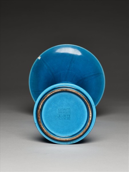 孔雀綠釉蕉葉饕餮紋觚