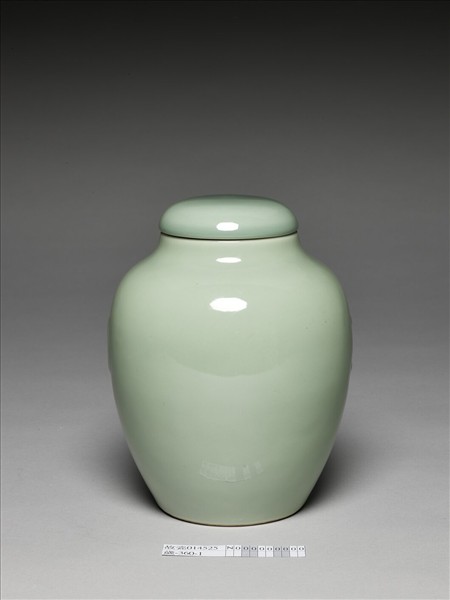 冬青釉蓋罐