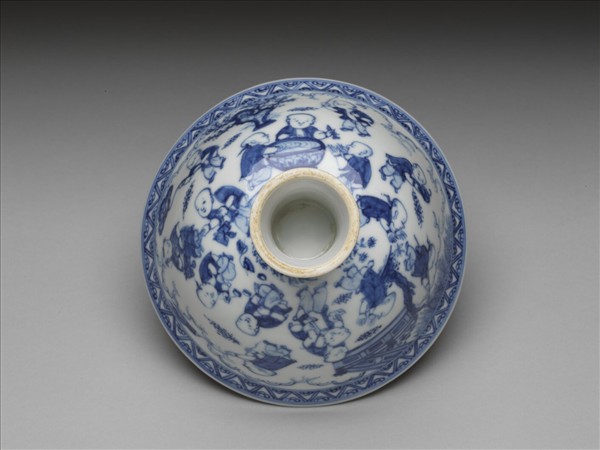 青花嬰戲圖高足碗