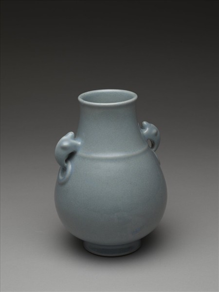 仿鈞釉獸耳銜環壺