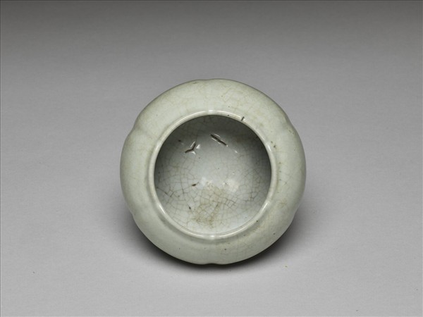 仿官釉青瓷花式洗