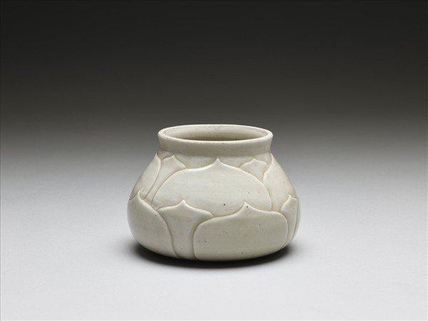 定窯 白瓷劃花蓮瓣紋水盛