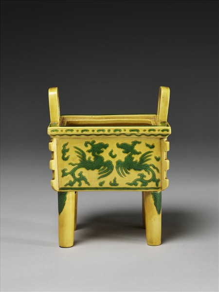 官窯 嬌黃綠彩雲鳳方鼎式爐