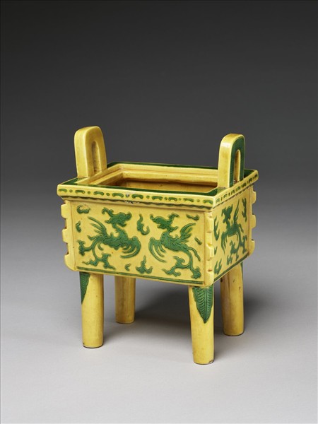 官窯 嬌黃綠彩雲鳳方鼎式爐