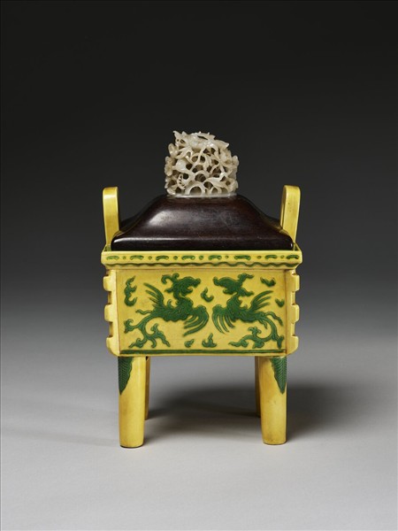 官窯 嬌黃綠彩雲鳳方鼎式爐