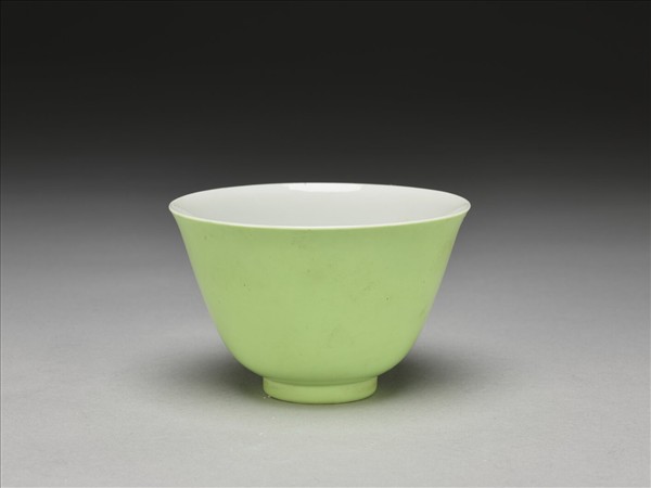 綠釉杯