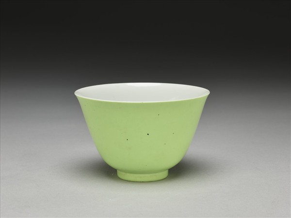 綠釉杯