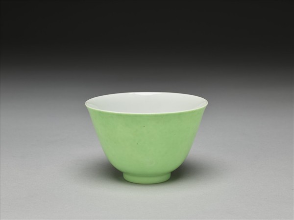 綠釉杯