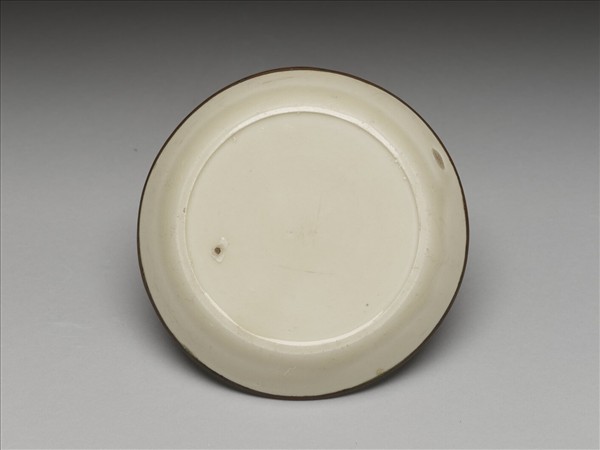 定窯 牙白劃花蓮花碟