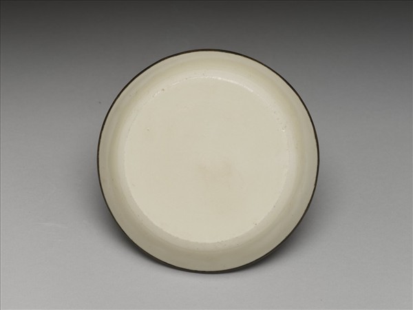 定窯 牙白劃花蓮花碟