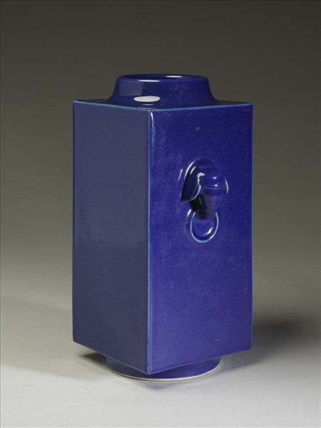 霽青象耳啣環琮式瓶