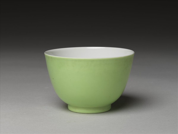 綠釉杯
