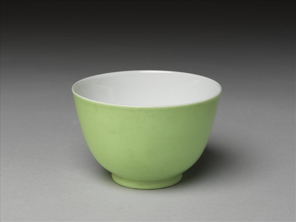 綠釉杯