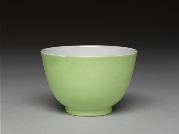 綠釉杯