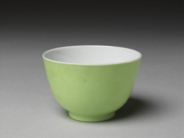 綠釉杯