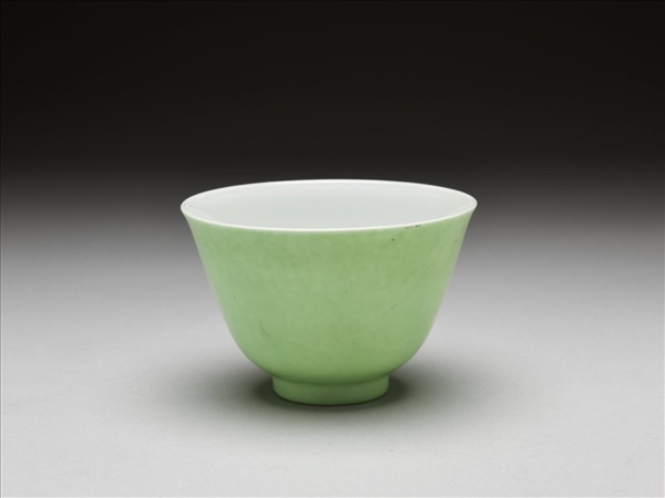 綠釉杯