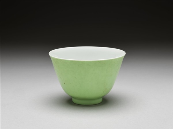 綠釉杯