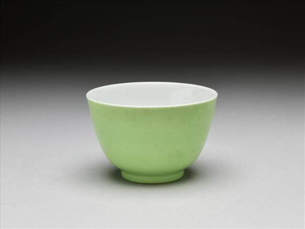 綠釉杯