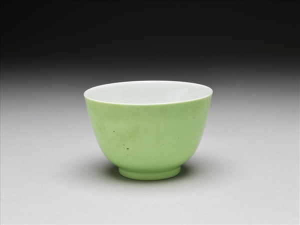 綠釉杯