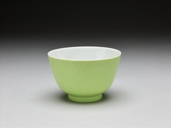 綠釉杯