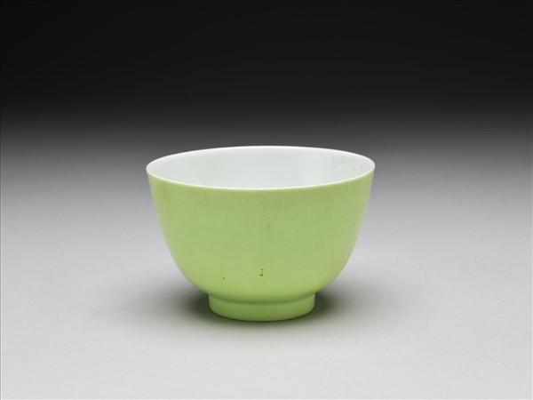 綠釉杯
