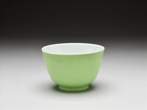 綠釉杯