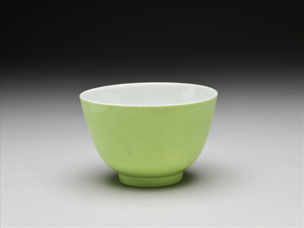 綠釉杯
