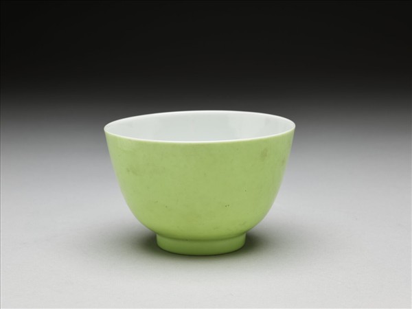 綠釉杯