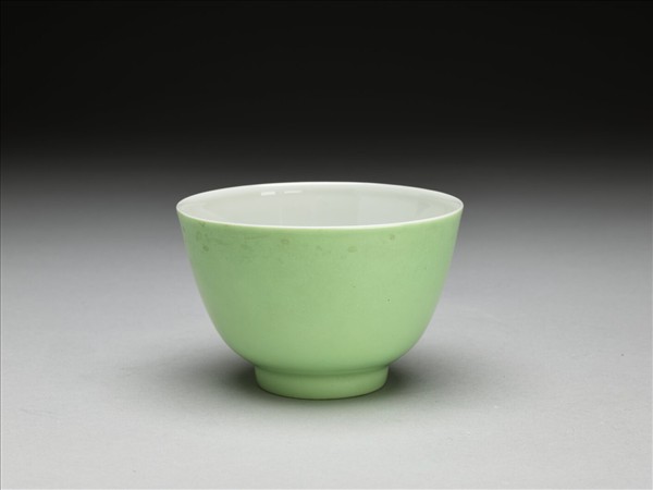 綠釉杯