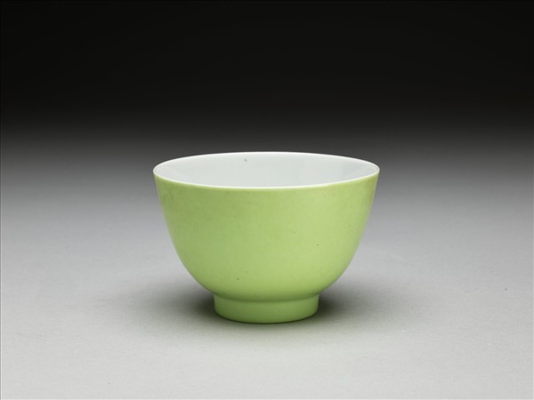 綠釉杯