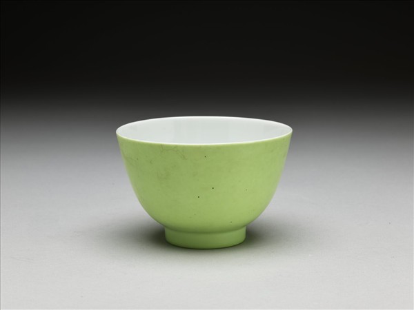 綠釉杯