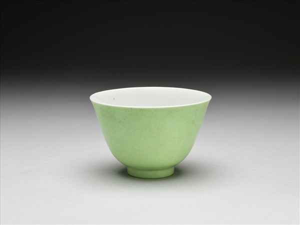 綠釉杯