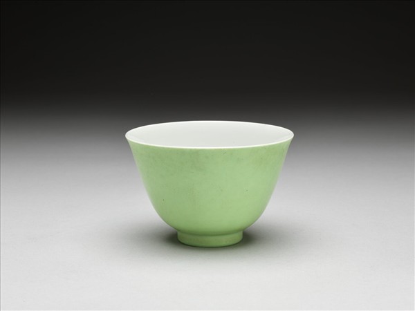 綠釉杯