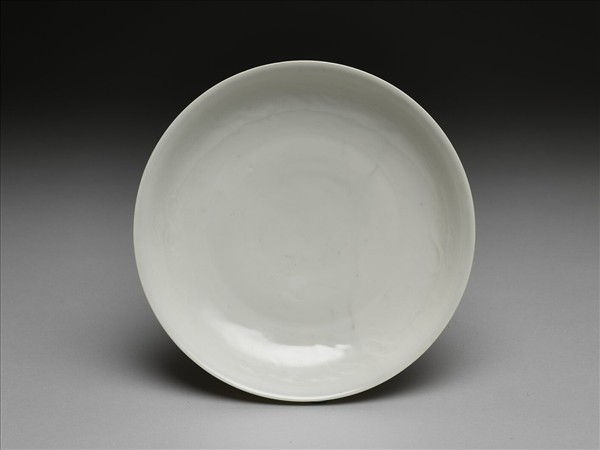 白釉錐拱鳳紋盤