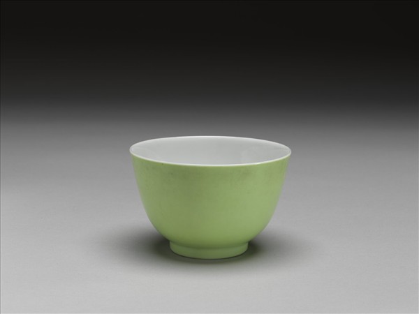 綠釉杯