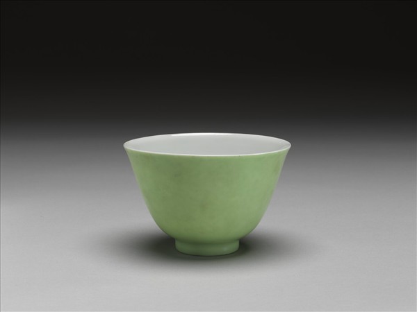 綠釉杯
