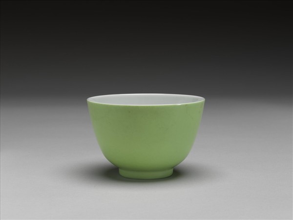 綠釉杯