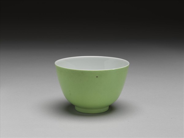 綠釉杯