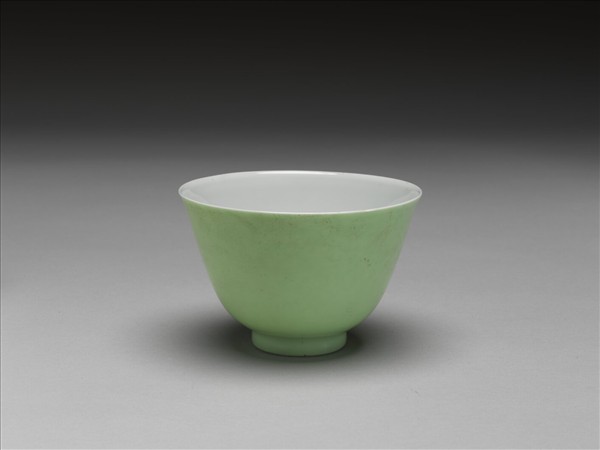 綠釉杯