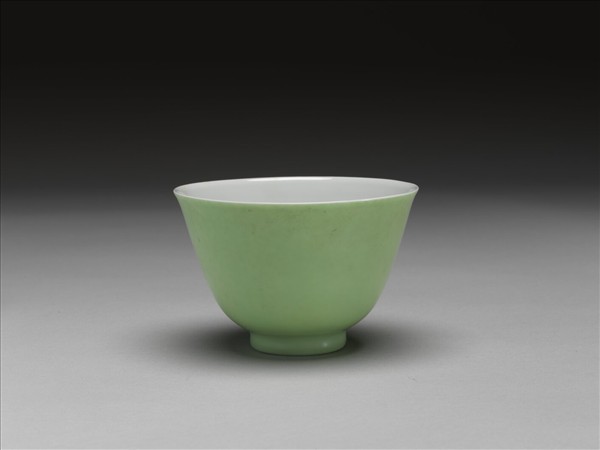 綠釉杯