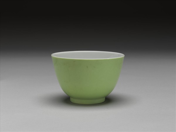 綠釉杯