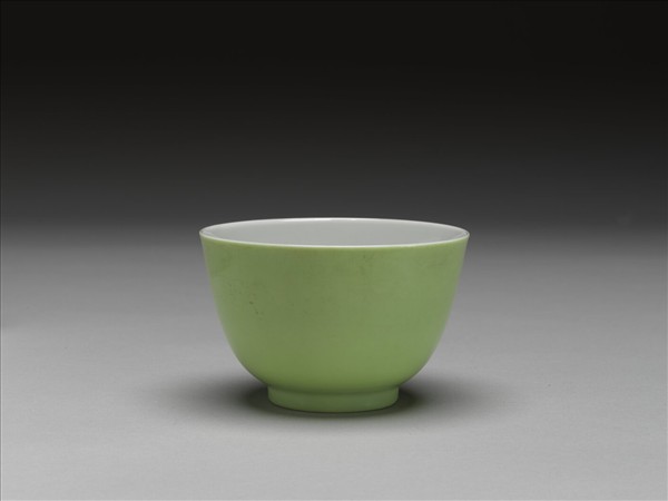 綠釉杯