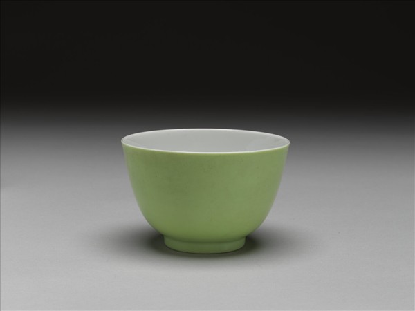 綠釉杯